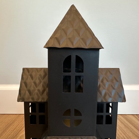 Lit Metal Haunted Mansion Halloween Metal House - Hyde & EEK! - Picture 3 of 13